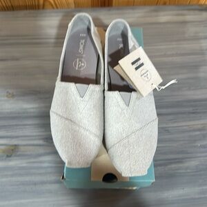 NWT and box TOMS Alpargata Slip On, Grey 9.5.